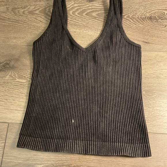 Tops - Picture 4 of 5